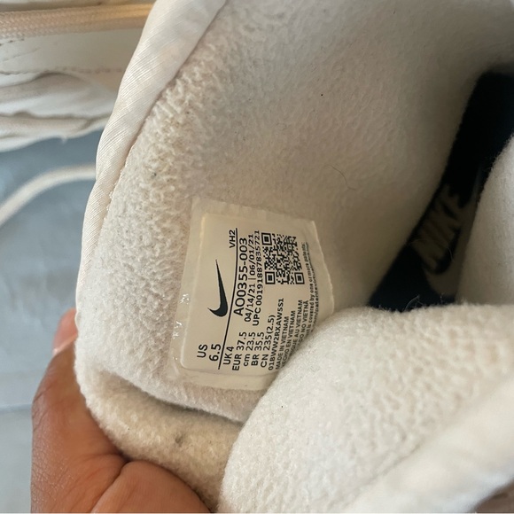 Nike woman’s Tanjun High Rise - Picture 3 of 5